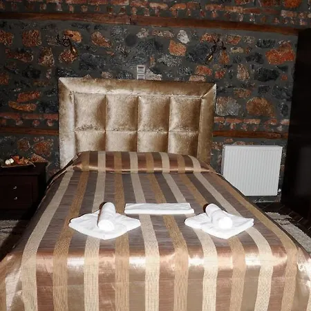 Petrogonima ゲストハウス 4*