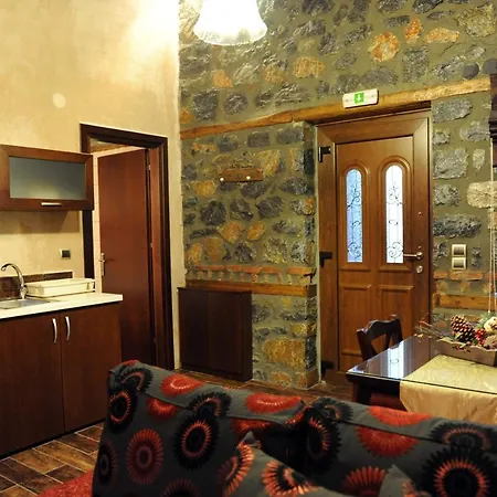 بيت ضيافة Petrogonima