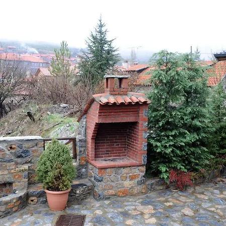 Petrogonima ゲストハウス 4*